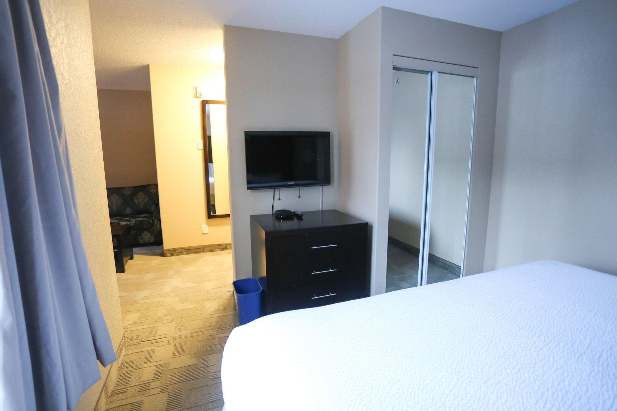 Days Inn By Wyndham Calgary Airport Экстерьер фото