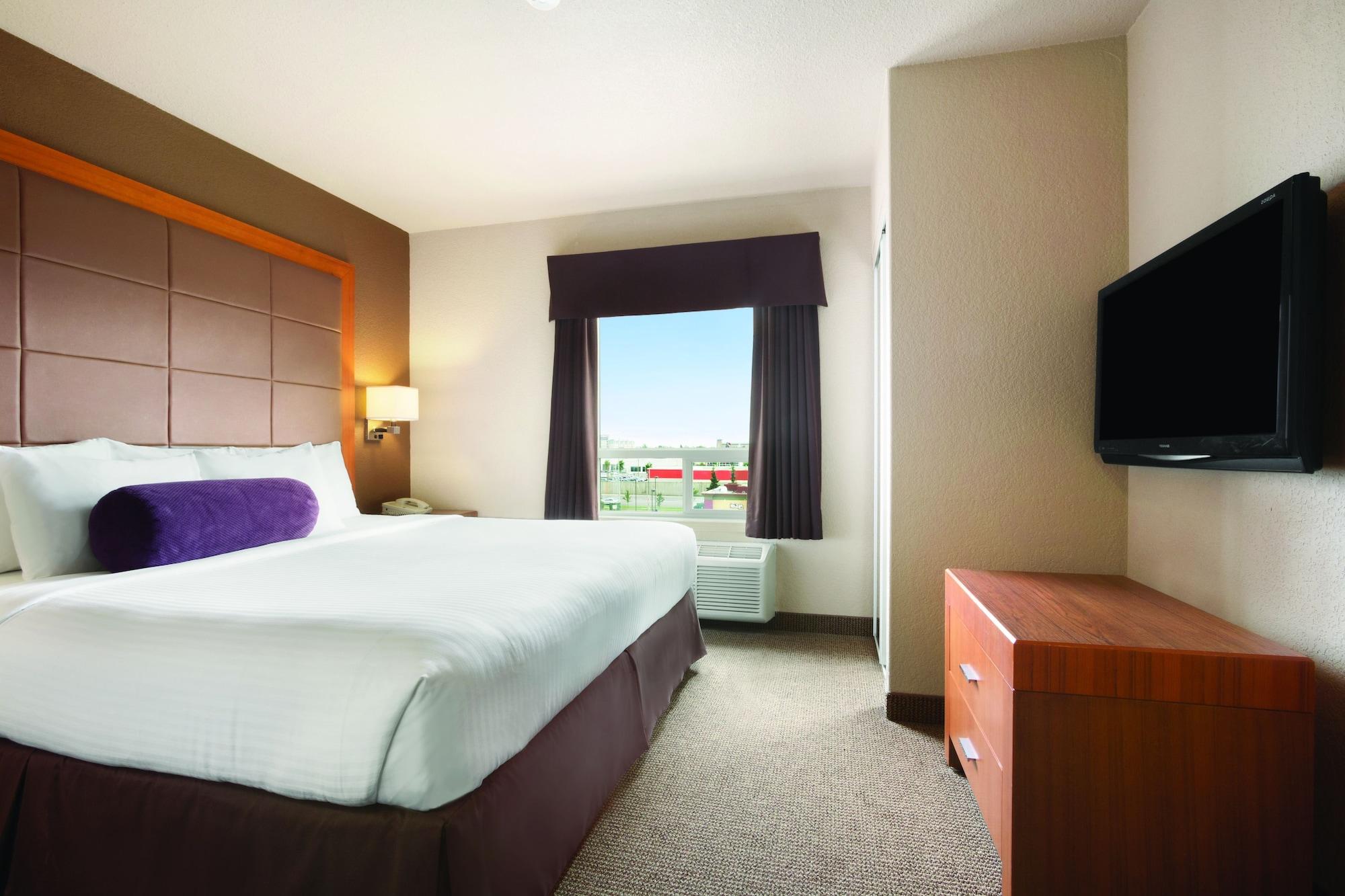 Days Inn By Wyndham Calgary Airport Экстерьер фото