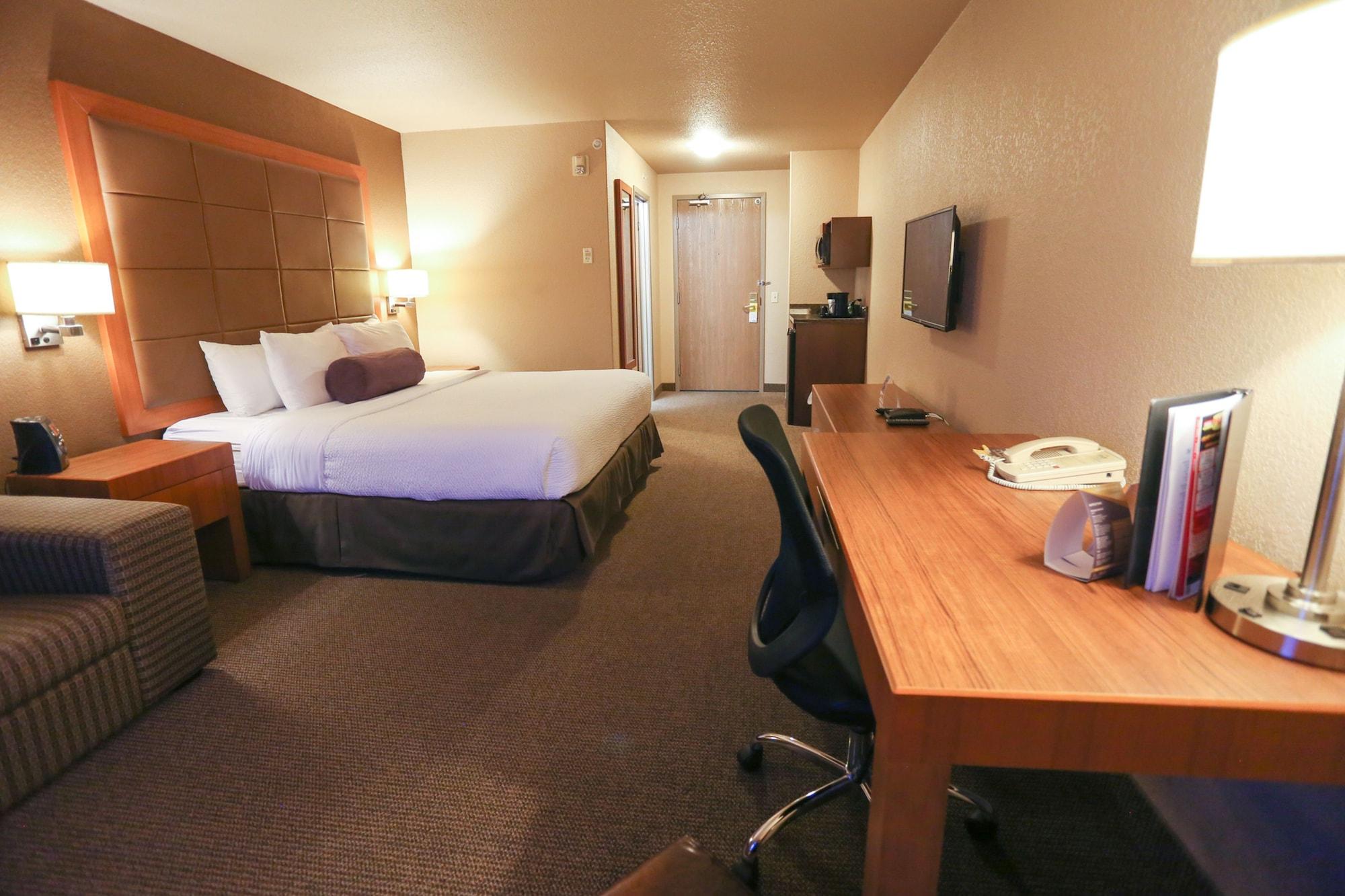 Days Inn By Wyndham Calgary Airport Экстерьер фото