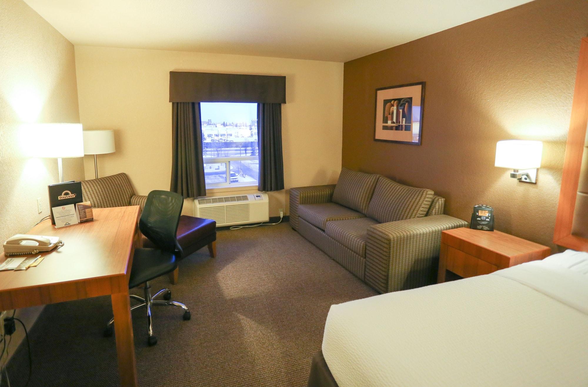 Days Inn By Wyndham Calgary Airport Экстерьер фото