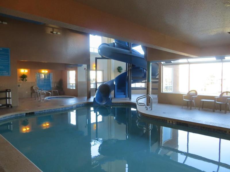 Days Inn By Wyndham Calgary Airport Экстерьер фото